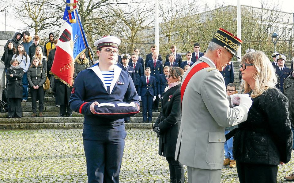 Remise de la médaille de la Résistance française à titre posthume.