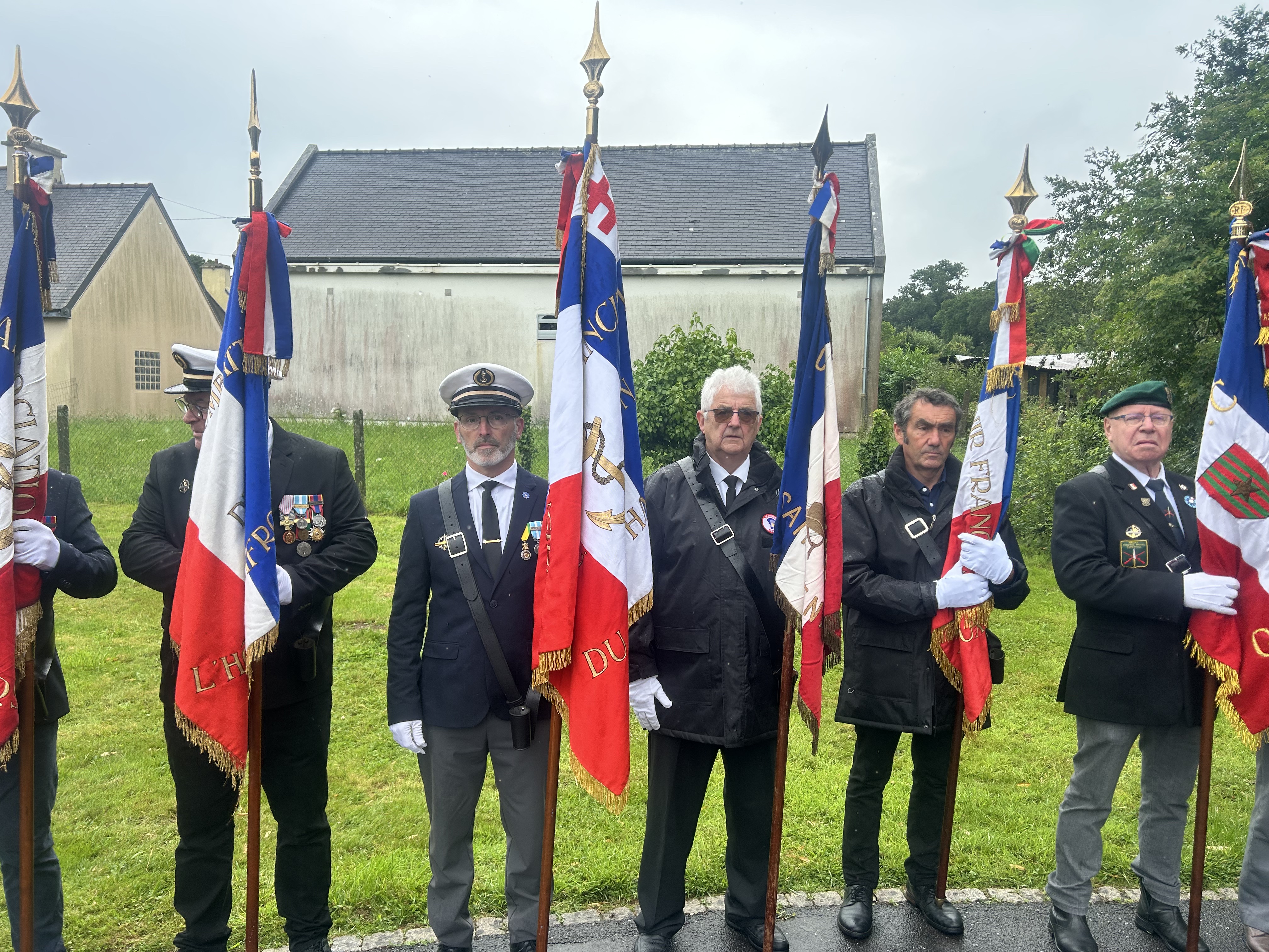 Réunion d'échange avec les porte-drapeaux.