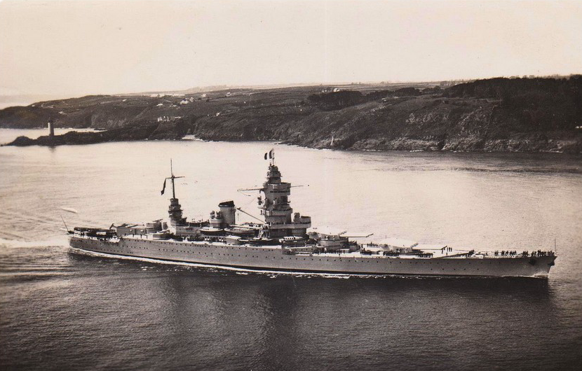 Escorte du cuirassé Dunkerque vers Halifax