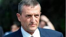 Le ministre de la défense François Léotard en visite à Cherbourg pour la présentation du SNLE "Le Triomphant".
